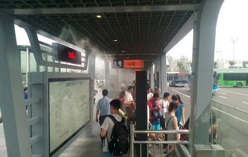 公交站臺安裝高壓微霧加濕器